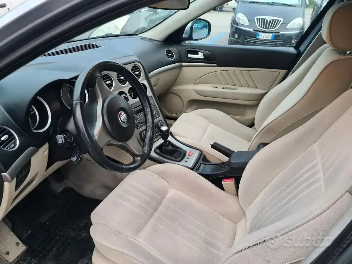 Usata Alfa Romeo 159 Distinctive 170 CV (125 kW) 2009 Grigio Station wagon