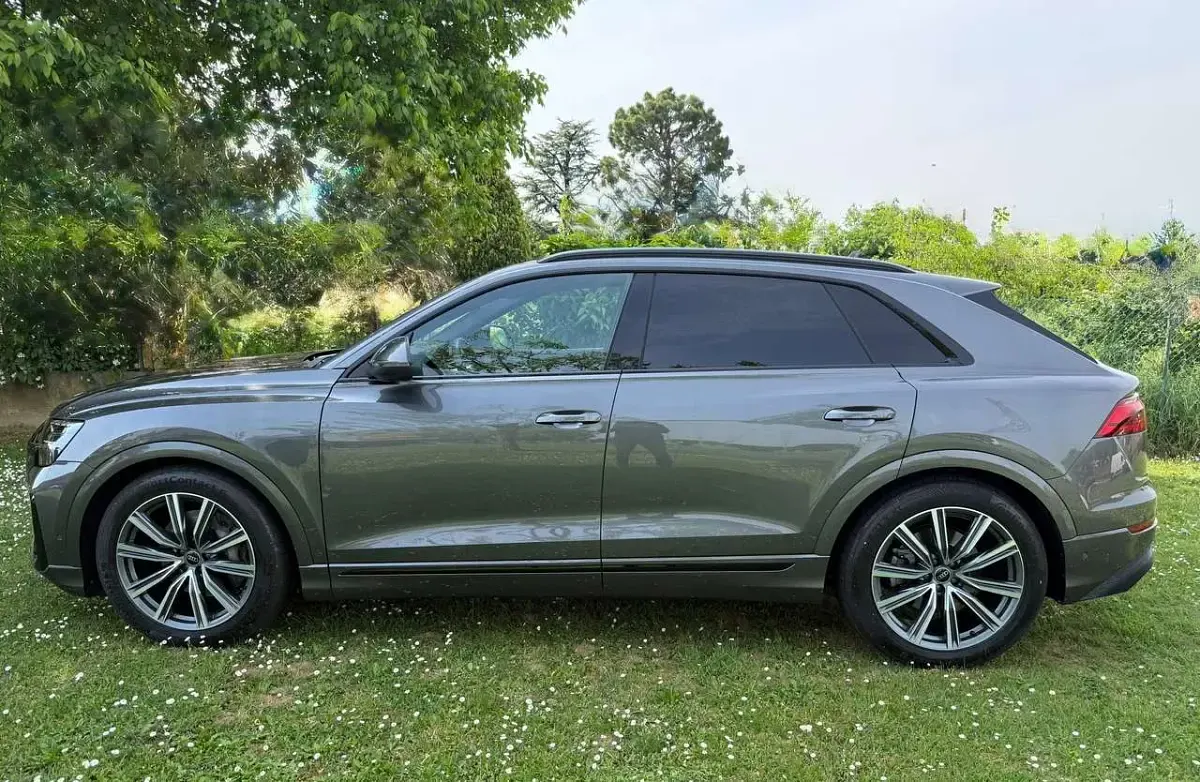Usata Audi Q8 231 CV (169 kW) 2025 Grigio SUV