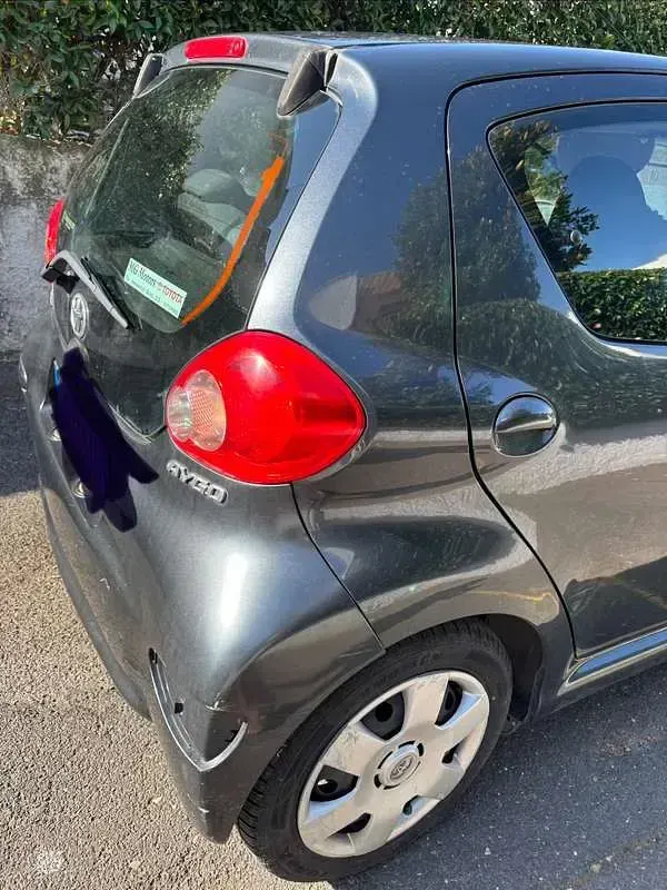 Usata Toyota Aygo Sol 68 CV (50 kW) 2007 Nero Utilitaria