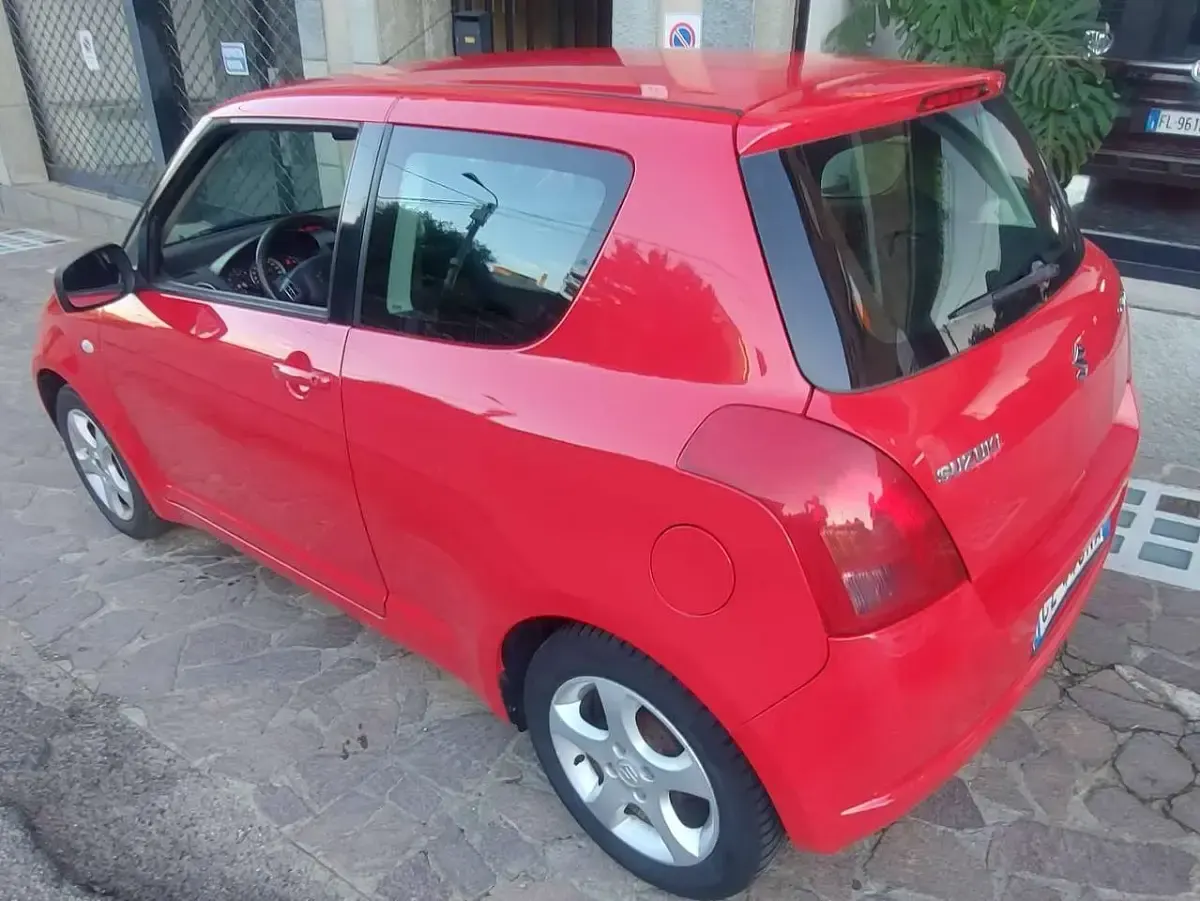 Usata Suzuki Swift GL 91 CV (66 kW) 2006 Rosso Utilitaria