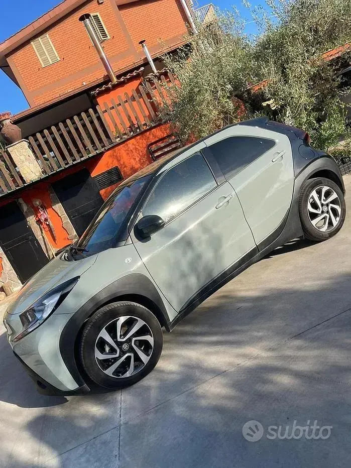 Usata Toyota Aygo X 72 CV (52 kW) 2025 Verde SUV