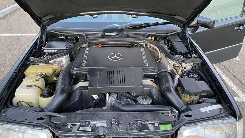 Usata Mercedes E500 326 CV (239 kW) 1993 Nero Berlina