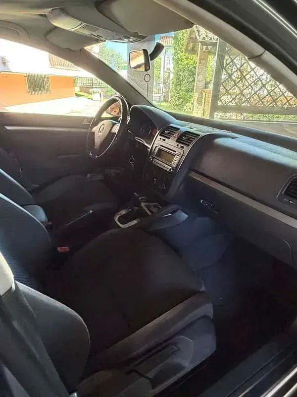 Begagnad VW Golf IV Sportline 140 HK (102 kW) 2005 Grå Sedan