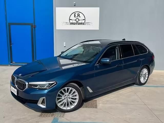 Usata BMW 520 Luxury Line 190 CV (139 kW) 2021 Blu Station wagon
