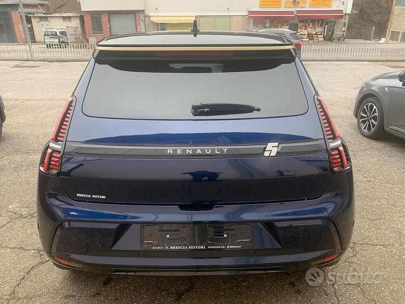 Usata Renault 5 E-Tech 110 kW (150 CV) 2024 Blu Berlina