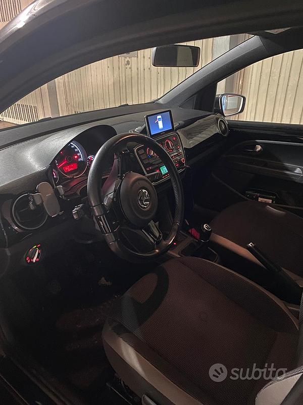 Usata VW up! 75 CV (55 kW) 2016 Nero Utilitaria