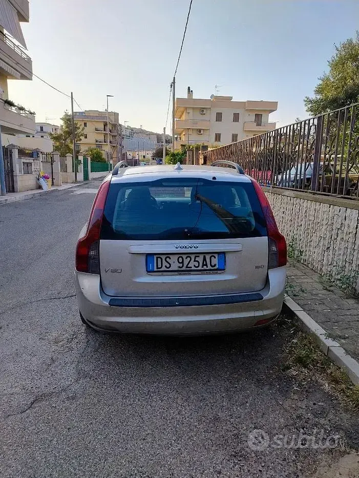Usata Volvo V50 109 CV (80 kW) 2008 Bluazzurro Station wagon