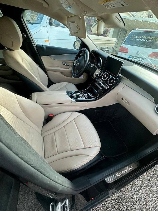Usata Mercedes C220 AMG 170 CV (125 kW) 2016 Nero Berlina