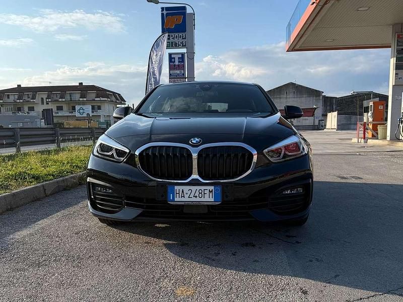 Usata BMW 118 Comfort Edition 150 CV (110 kW) 2021 Nero Utilitaria