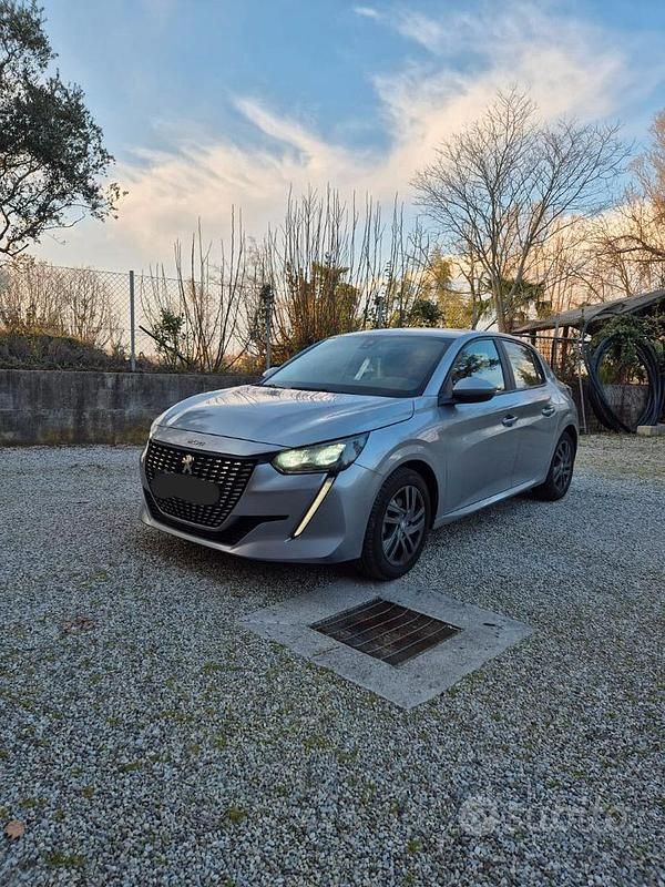 Usata Peugeot 208 100 CV (73 kW) 2021 Grigio Utilitaria