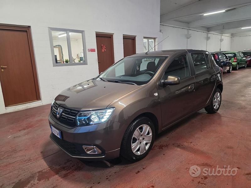 Usata Dacia Sandero 90 CV (66 kW) 2019 Marrone Utilitaria