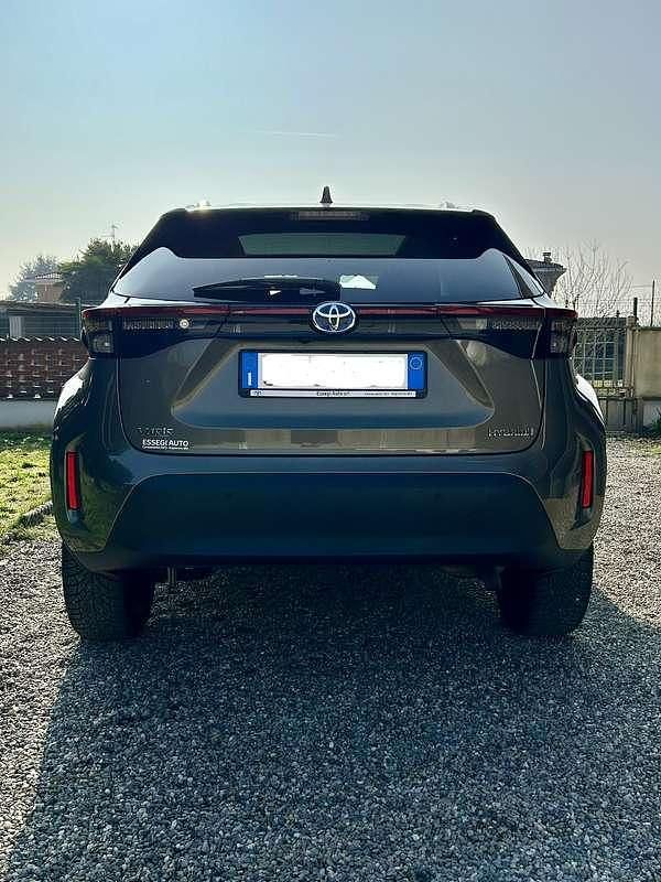 Usata Toyota Yaris Cross Lounge 92 CV (67 kW) 2022 SUV