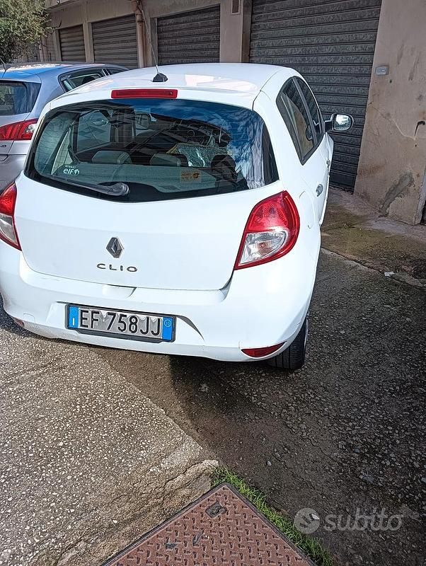 Usata Renault Clio III 101 CV (74 kW) 2010 Bianco Utilitaria
