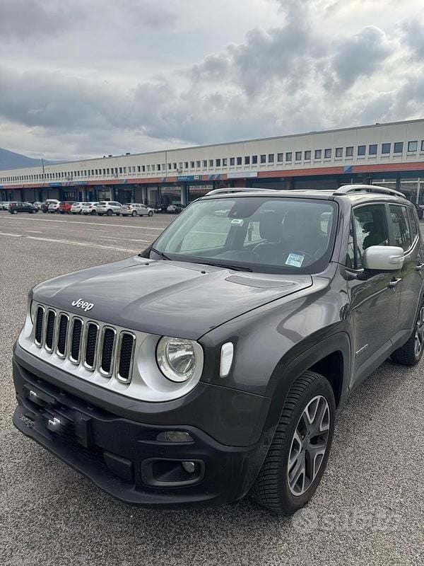 Usado Jeep Renegade Limited 140 CV (102 kW) 2018 Gris SUV