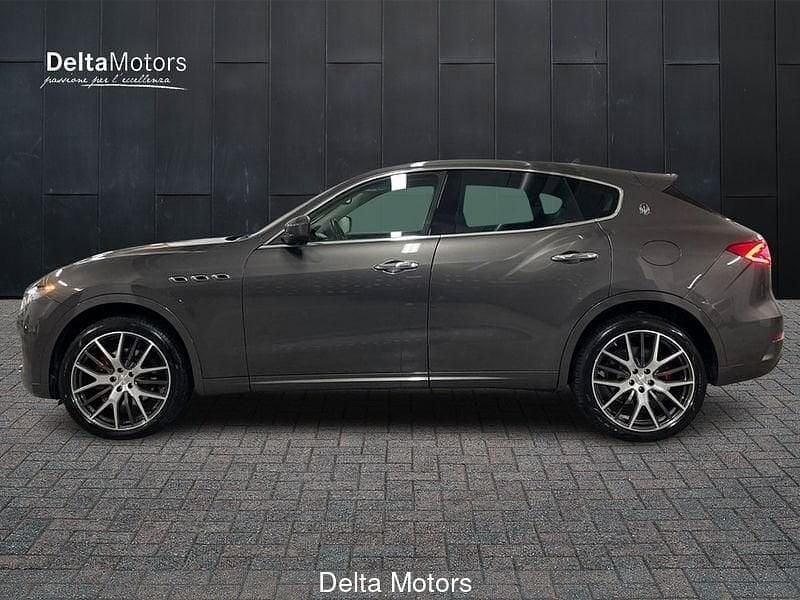 Usata Maserati Levante 250 CV (183 kW) 2016 Grigio SUV