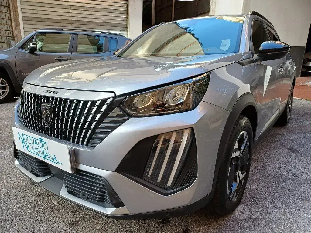 Usata Peugeot 2008 Allure 101 CV (74 kW) 2025 Bianco SUV