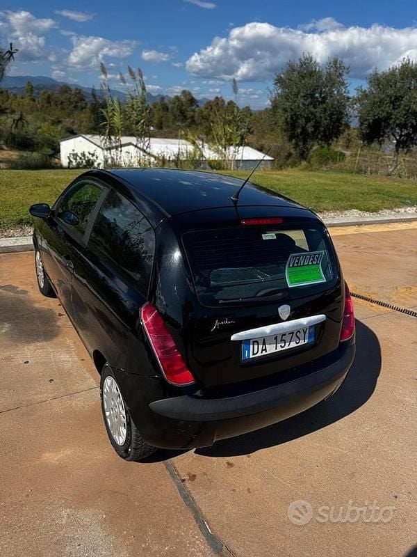Usata Lancia Ypsilon 69 CV (50 kW) 2006 Nero Utilitaria