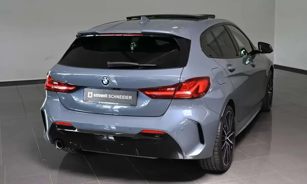 Usata BMW 118 Shadowline 136 CV (100 kW) 2024 Grigio Utilitaria