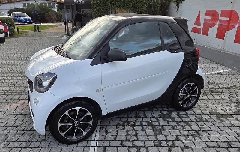 Usata Smart ForTwo Cabrio 2017 Bianco Cabrio
