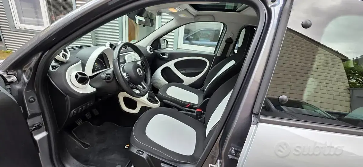 Usata Smart ForFour Passion 90 CV (66 kW) 2018 Grigio Utilitaria