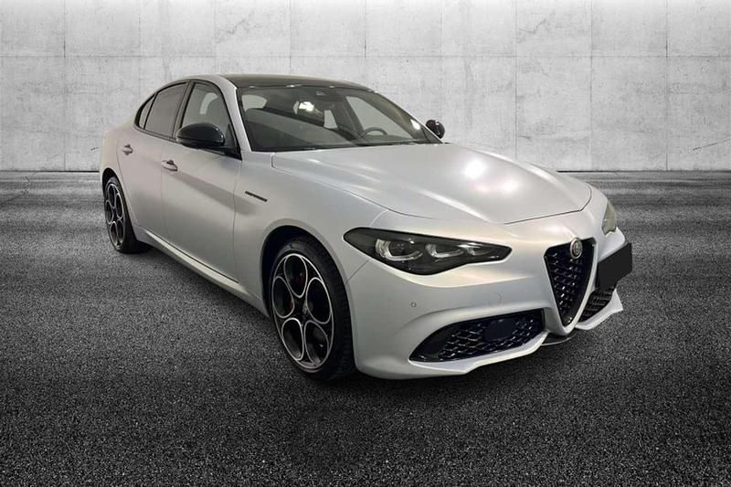 Grigio Usata 2023 Alfa Romeo Giulia Competizione Tre volumi | 41.950 € (Buon prezzo) - Immagine 1/4