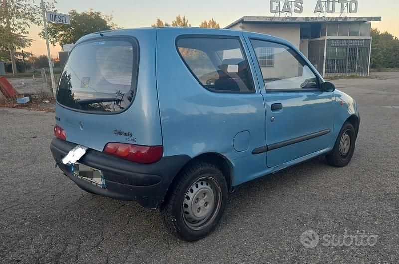 Usata Fiat 600 39 CV (28 kW) 1999 Blu Utilitaria