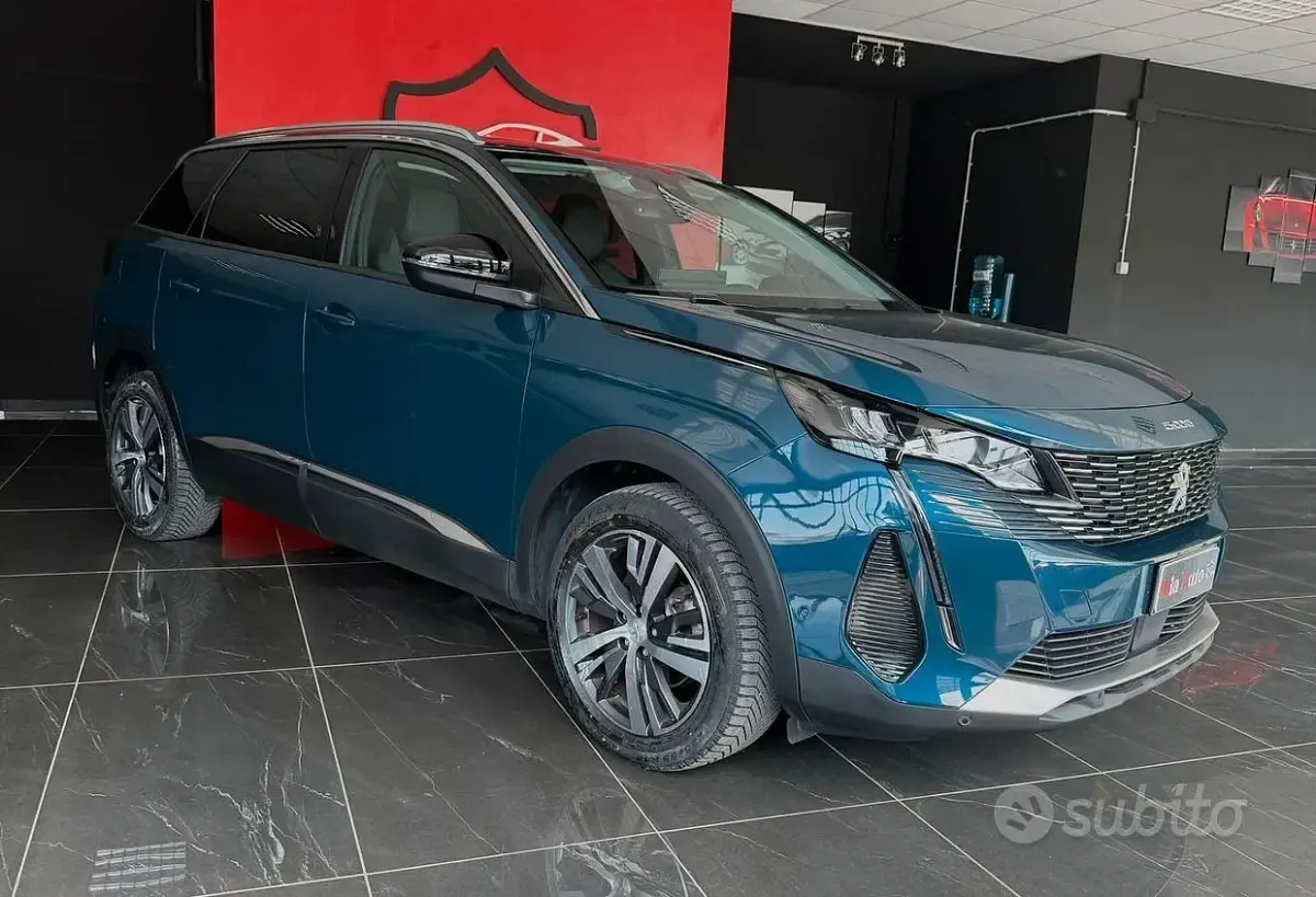 Usata Peugeot 5008 Allure 131 CV (96 kW) 2022 Verde SUV
