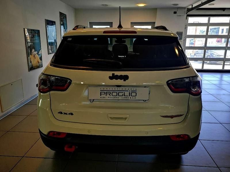 Usata Jeep Compass Trailhawk 170 CV (125 kW) 2019 0q pure white SUV