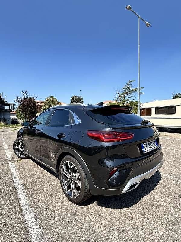 Nero Usata 2022 Kia XCeed SUV | 20.000 € (Buon prezzo) - Immagine 1/4