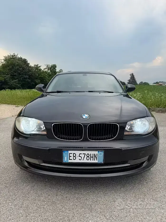 Usata BMW 118 143 CV (105 kW) 2010 Nero Utilitaria