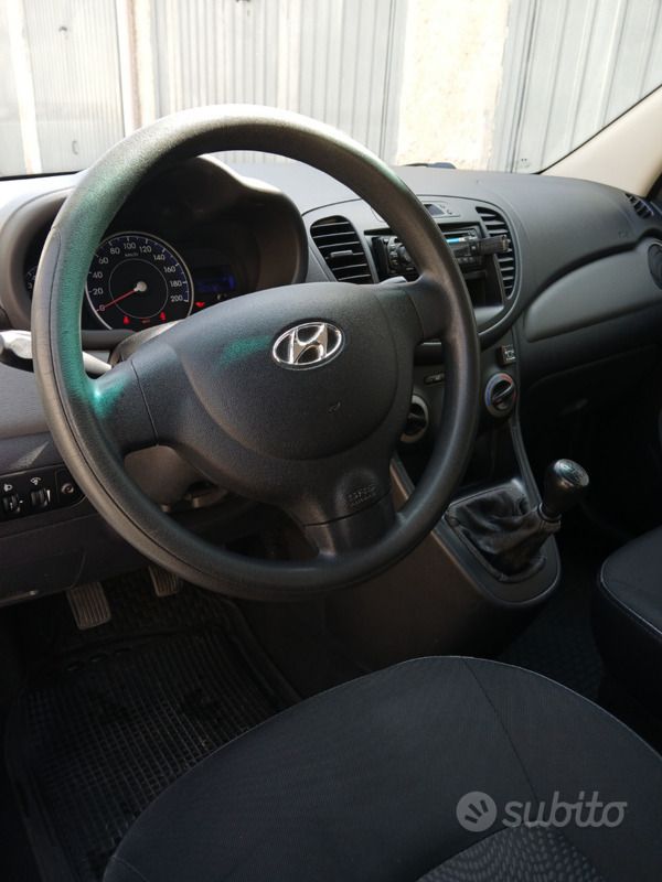 Usata Hyundai i10 69 CV (50 kW) 2012 Bianco Utilitaria