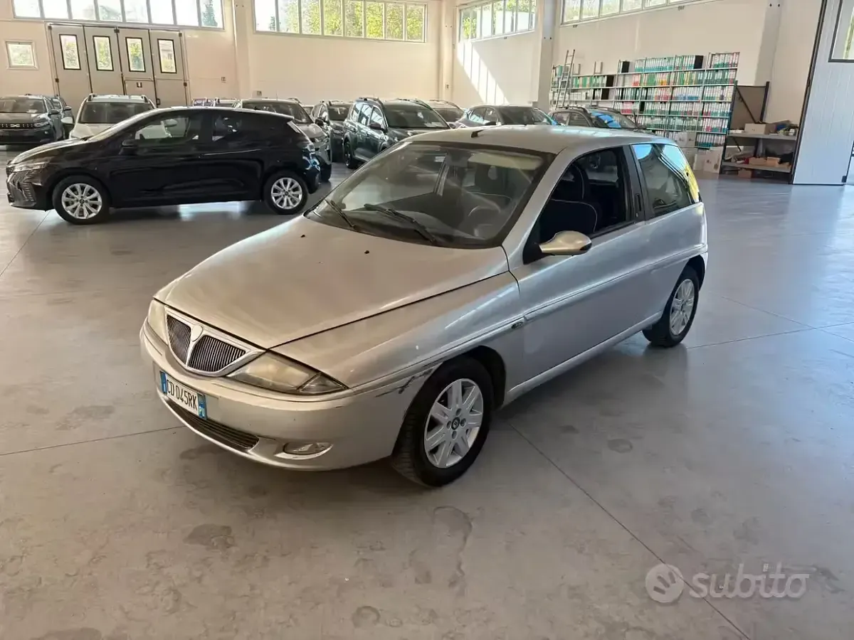 Gebraucht Lancia Ypsilon 60 PS (44 kW) 2002 Grau Kleinwagen