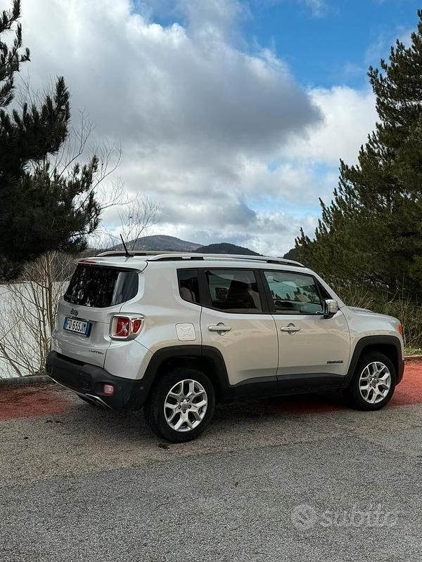 Usata Jeep Renegade Longitude 140 CV (102 kW) 2016 Grigio SUV