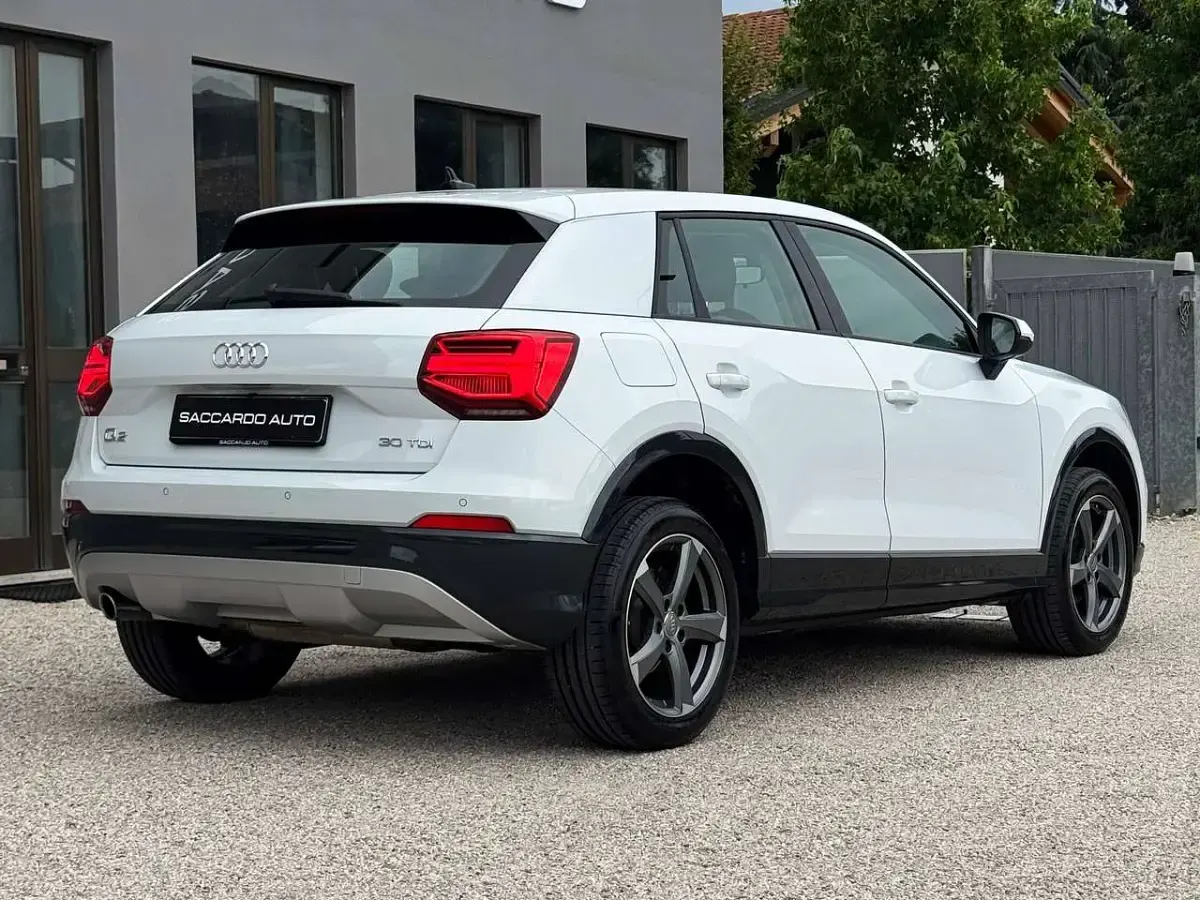 Usata Audi Q2 Admired 116 CV (85 kW) 2019 Bianco SUV