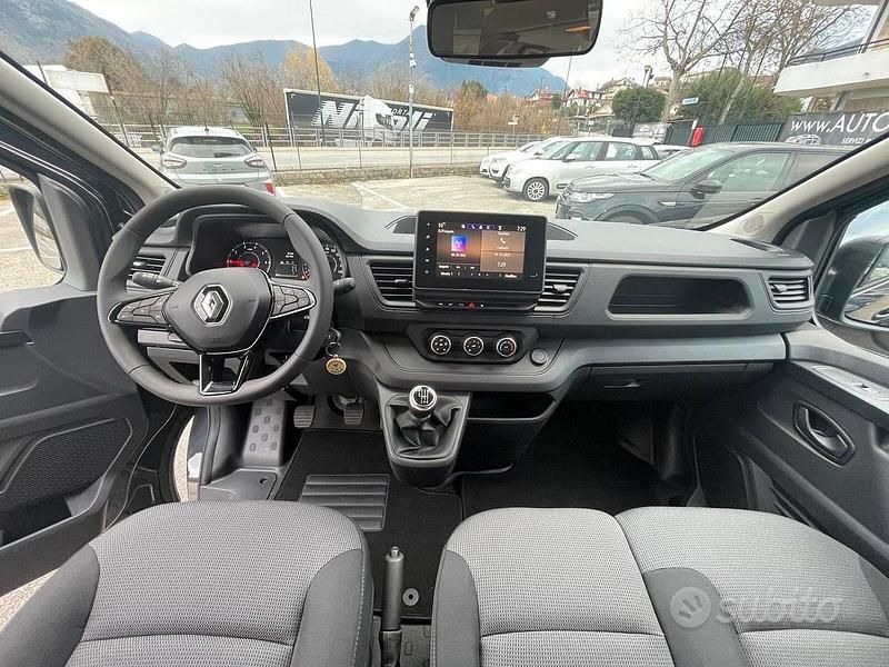 Usata Renault Trafic Equilibre 110 CV (80 kW) 2023 Grigio Monovolume