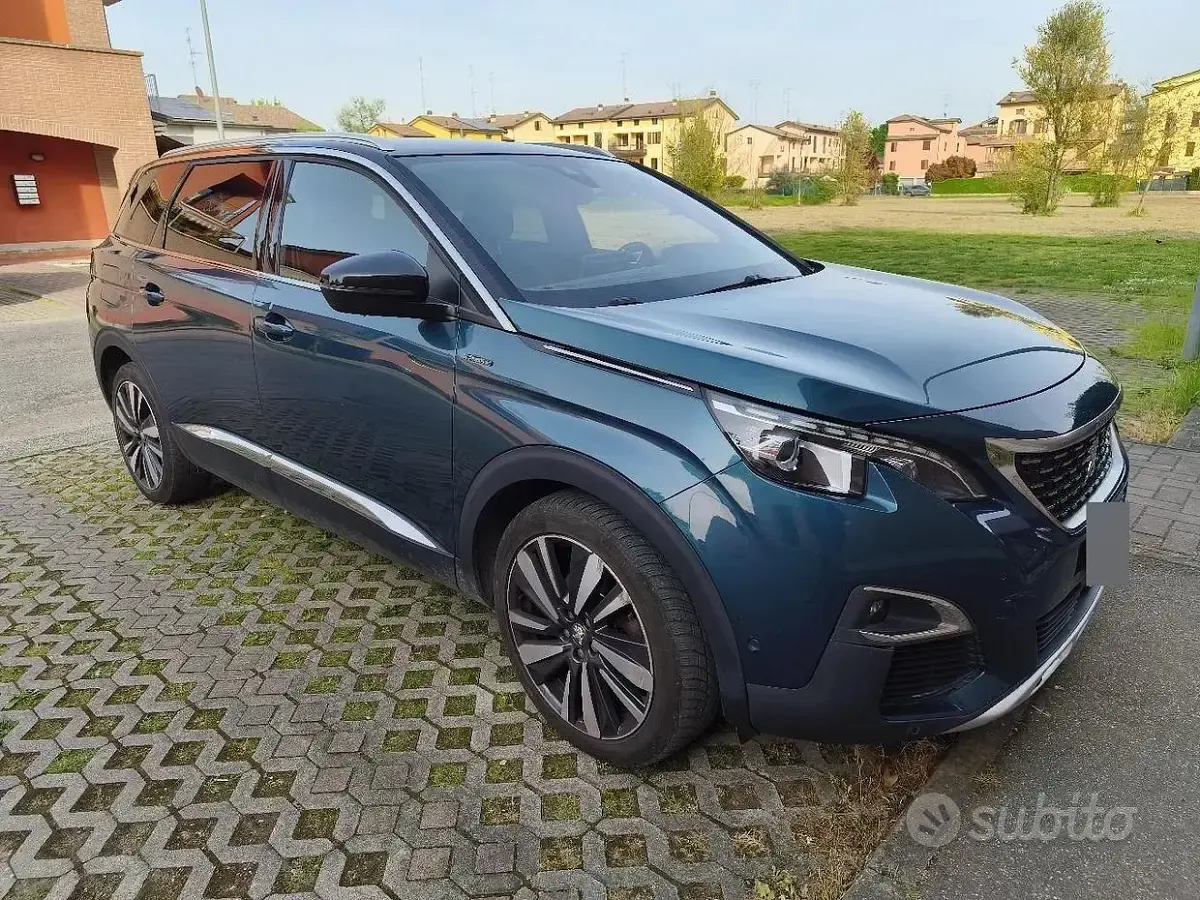 Usata Peugeot 5008 120 CV (88 kW) 2017 Verde Berlina