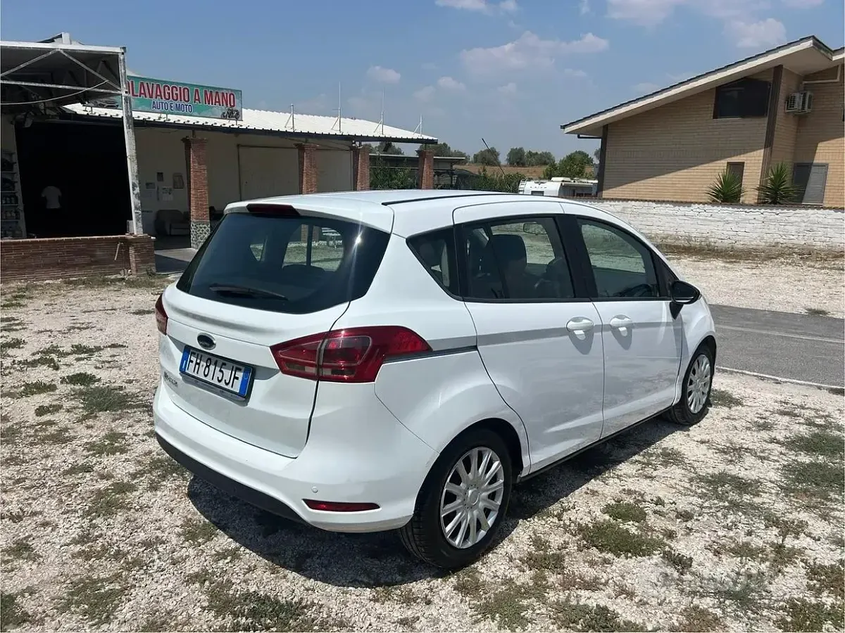 Usata Ford B-MAX Titanium 95 CV (69 kW) 2017 Bianco Monovolume