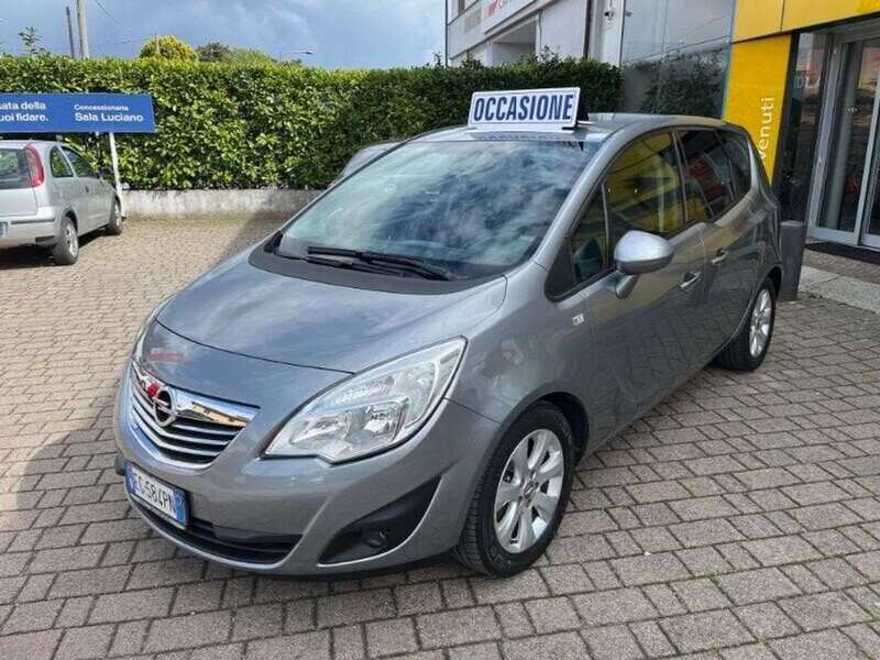 Usato 2011 Opel Meriva 1.4 Benzin 120 CV (7.500 €)
