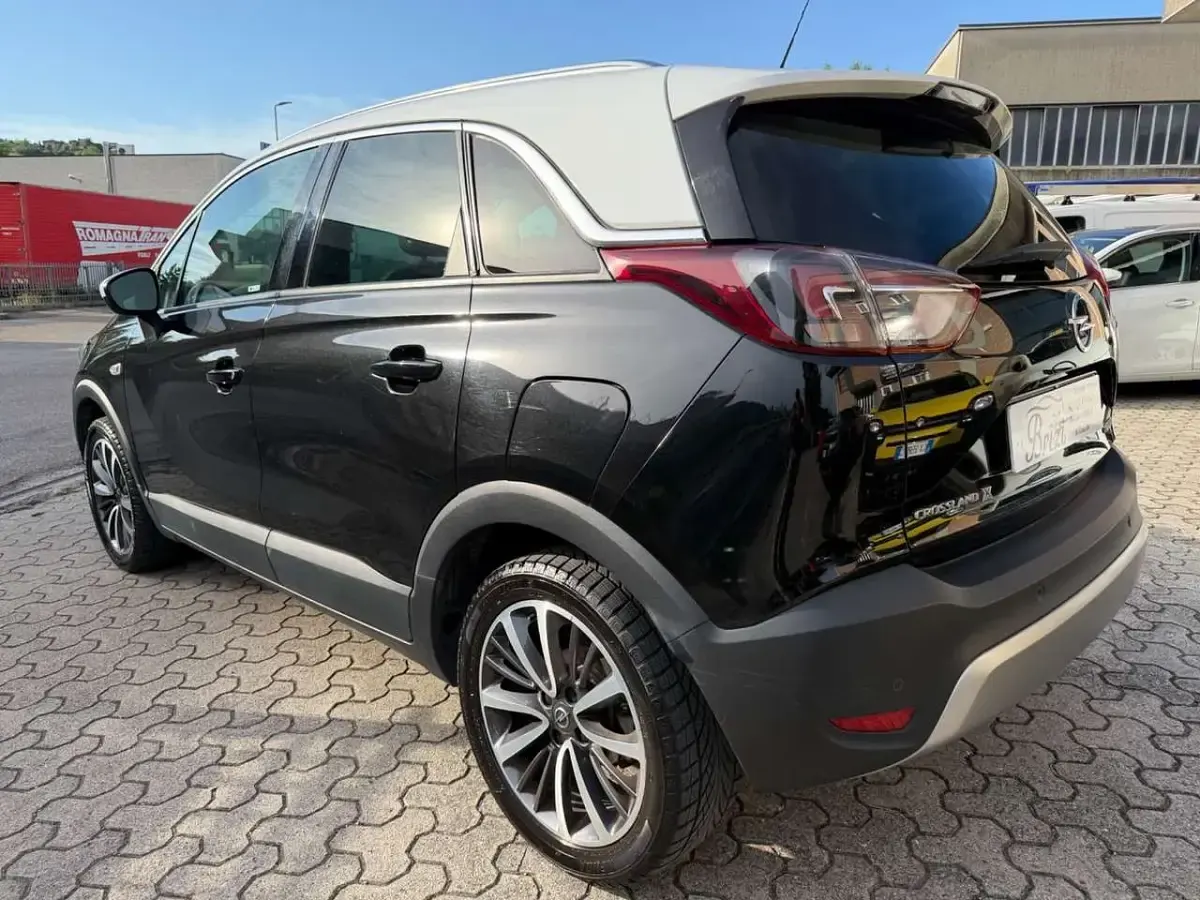 Usata Opel Crossland X Ultimate 120 CV (88 kW) 2018 Nero SUV