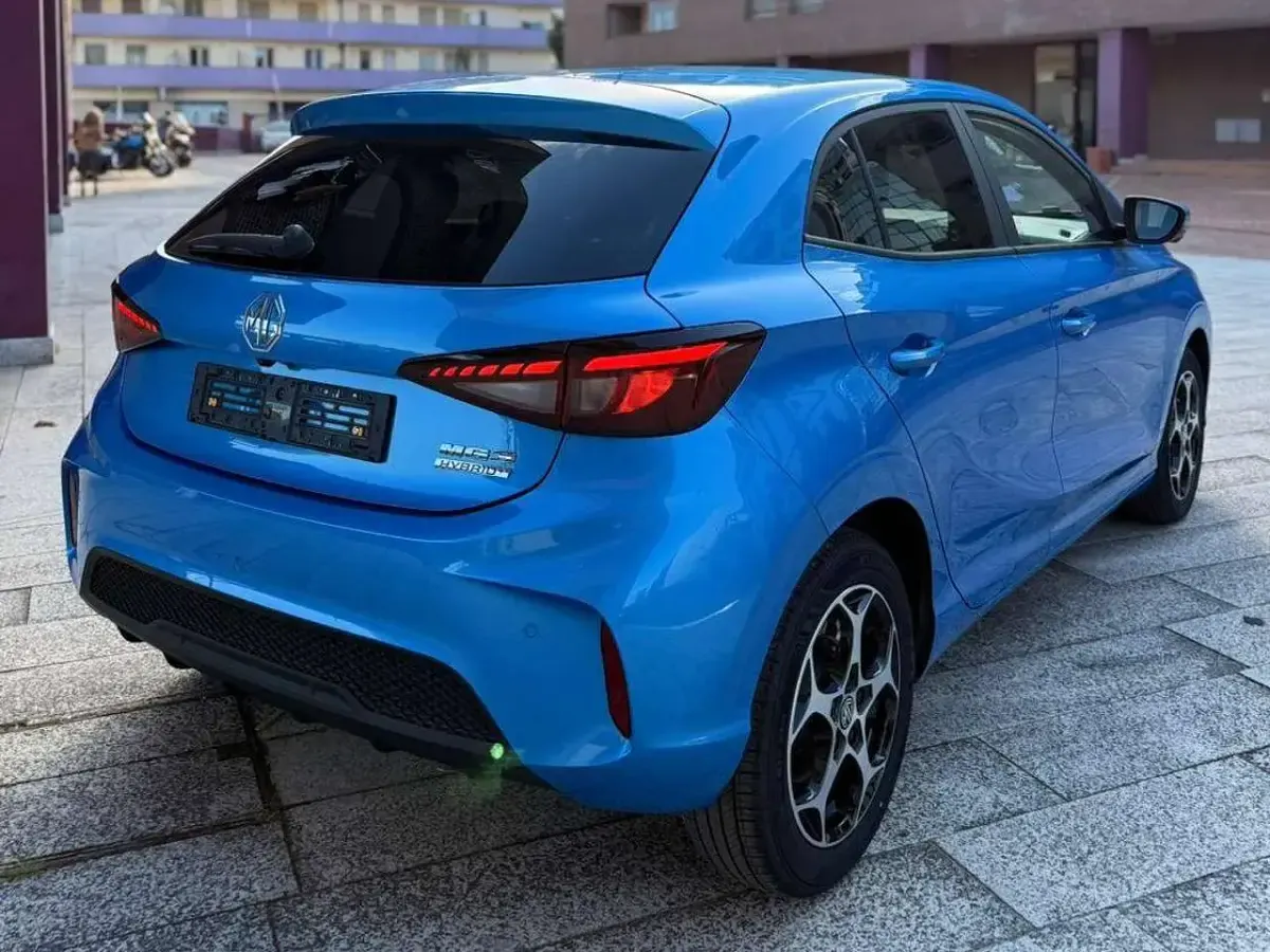 Nuova MG MG3 Luxury 102 CV (75 kW) 2026 Blu/azzurro Utilitaria