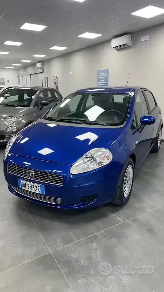 Usata Fiat Grande Punto Dynamic 75 CV (55 kW) 2009 Blu Utilitaria