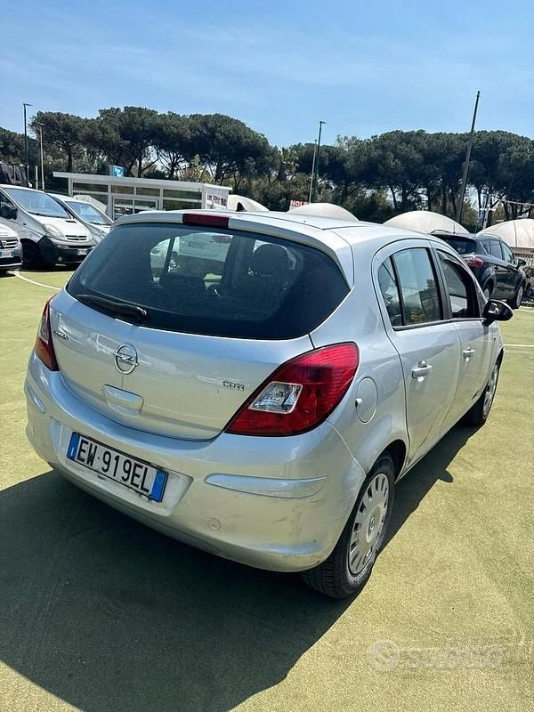 Usata Opel Corsa Edition 75 CV (55 kW) 2014 Grigio Utilitaria