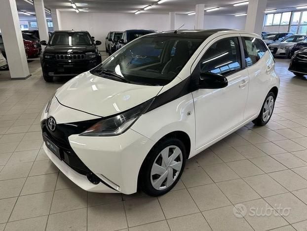 Usata Toyota Aygo Cool 69 CV (50 kW) 2017 Bianco Utilitaria