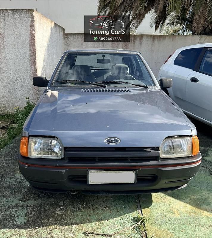 Usata Ford Escort 60 CV (44 kW) 1987 Grigio Berlina