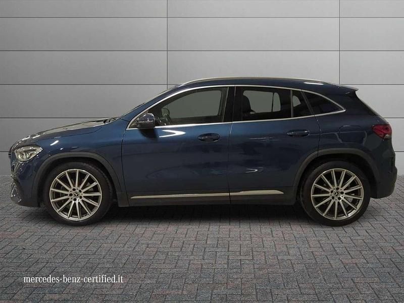 Usata Mercedes GLA200 Premium 150 CV (110 kW) 2023 Blu scuro metallizzato SUV