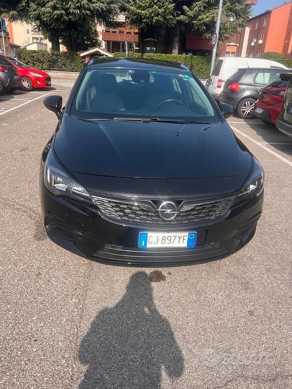 Usata Opel Astra GS Line 122 CV (89 kW) 2022 Nero Station wagon