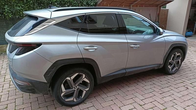 Usata Hyundai Tucson 179 CV (131 kW) 2023 Argento SUV