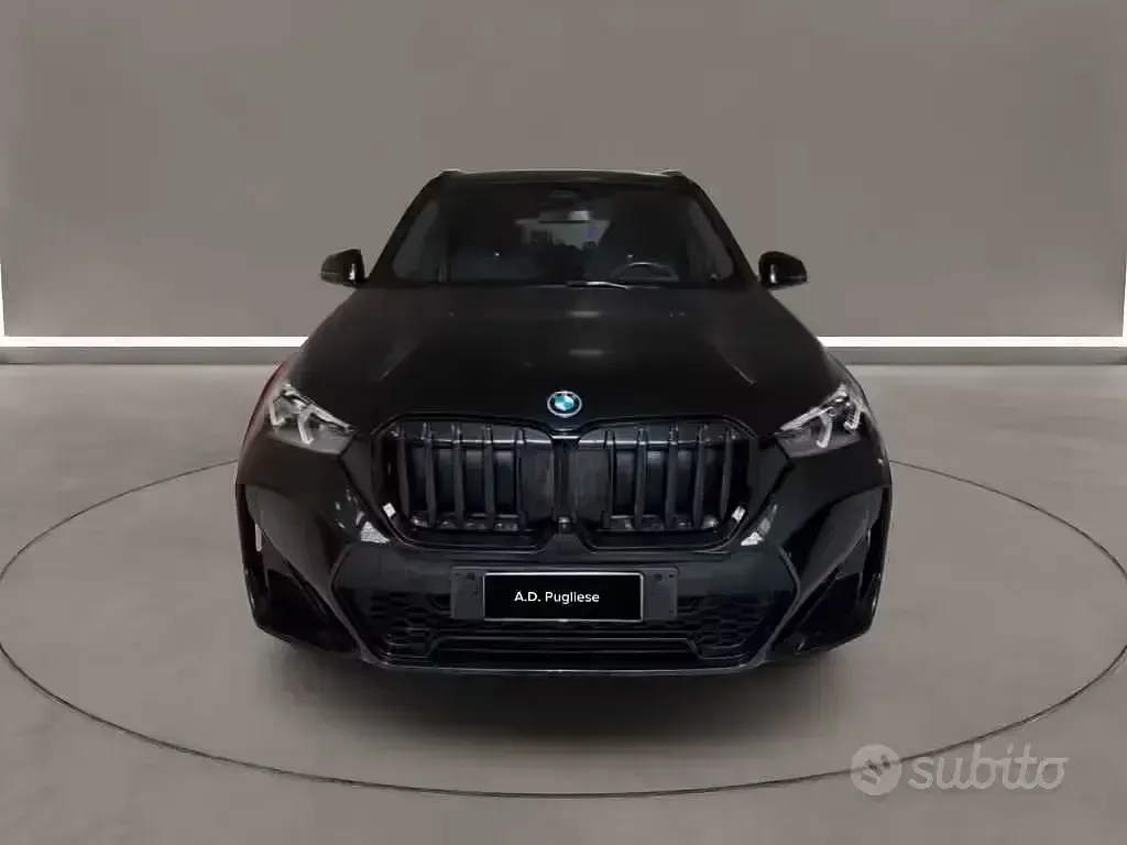 Używany BMW X1 Luxury Line 150 KM (110 kW) 2023 Czarny SUV