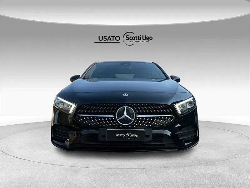 Usata Mercedes A200 Premium 150 CV (110 kW) 2022 Nero Utilitaria