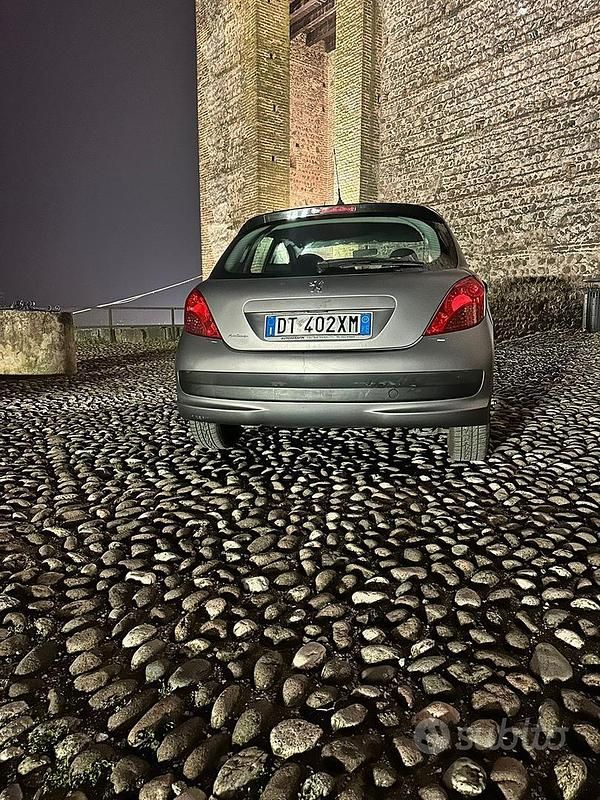 Usata Peugeot 207 95 CV (69 kW) 2009 Grigio Utilitaria